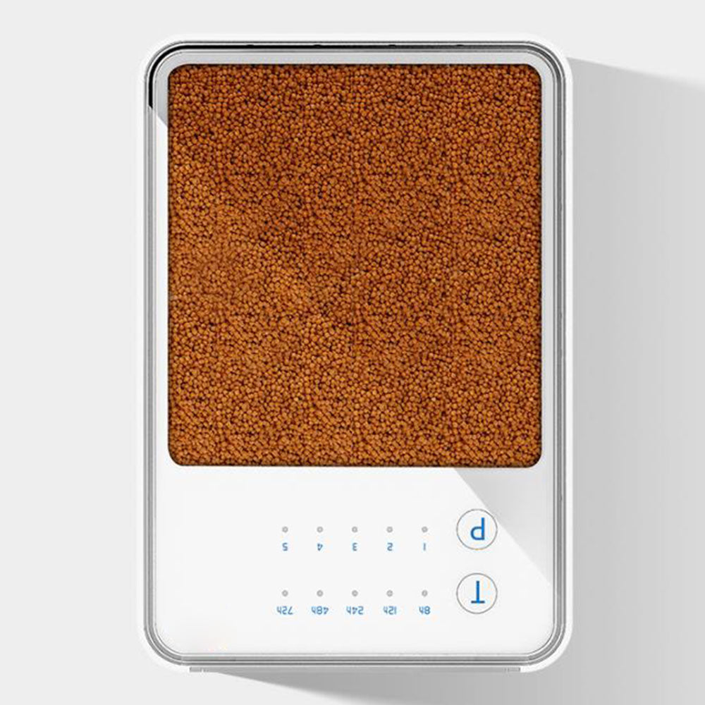 Automatic fish feeder battery compartment
