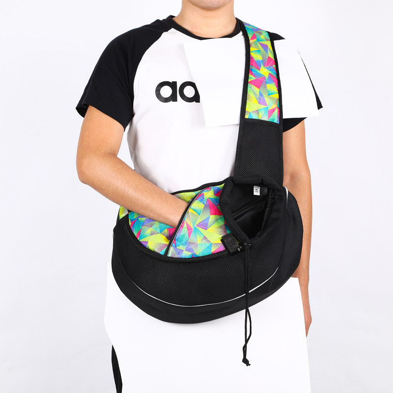 Outdoor crossbody pet carrier bag for small dogs and cats, lightweight and breathable for travel